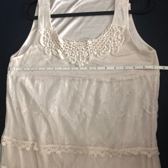 Cream color lace dress - Picture 6 of 7